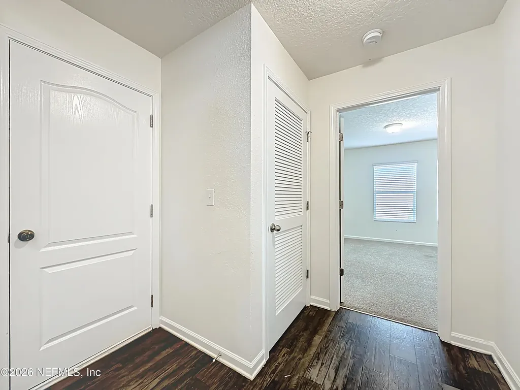2047 April Oaks Drive Jacksonville FL 32221
