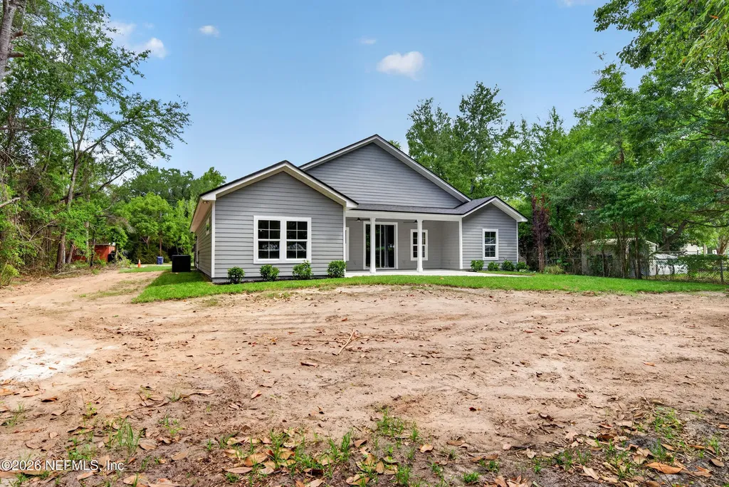464 E Shuey Avenue Macclenny FL 32063