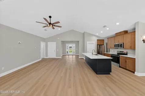 464 E Shuey Avenue Macclenny FL 32063