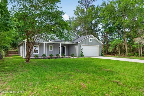 464 E Shuey Avenue Macclenny FL 32063