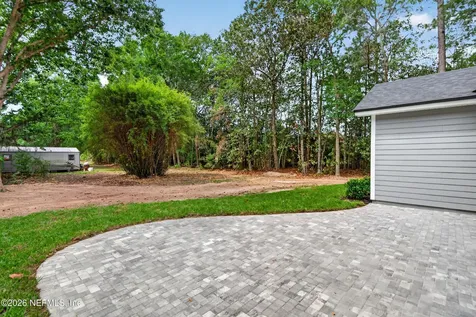 464 E Shuey Avenue Macclenny FL 32063