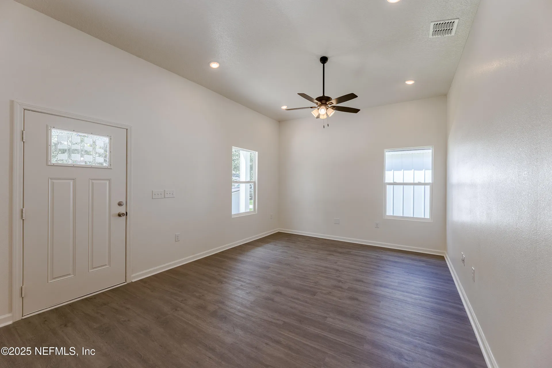 8123 Siskin Avenue Jacksonville FL 32219