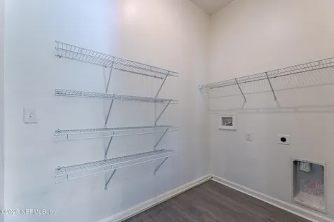 8123 Siskin Avenue Jacksonville FL 32219
