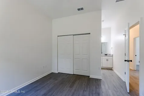 8123 Siskin Avenue Jacksonville FL 32219