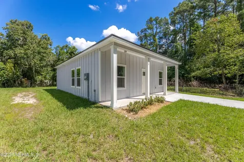 8119 Siskin Avenue Jacksonville FL 32219