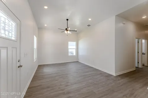 8119 Siskin Avenue Jacksonville FL 32219