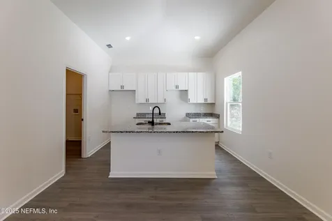 8119 Siskin Avenue Jacksonville FL 32219