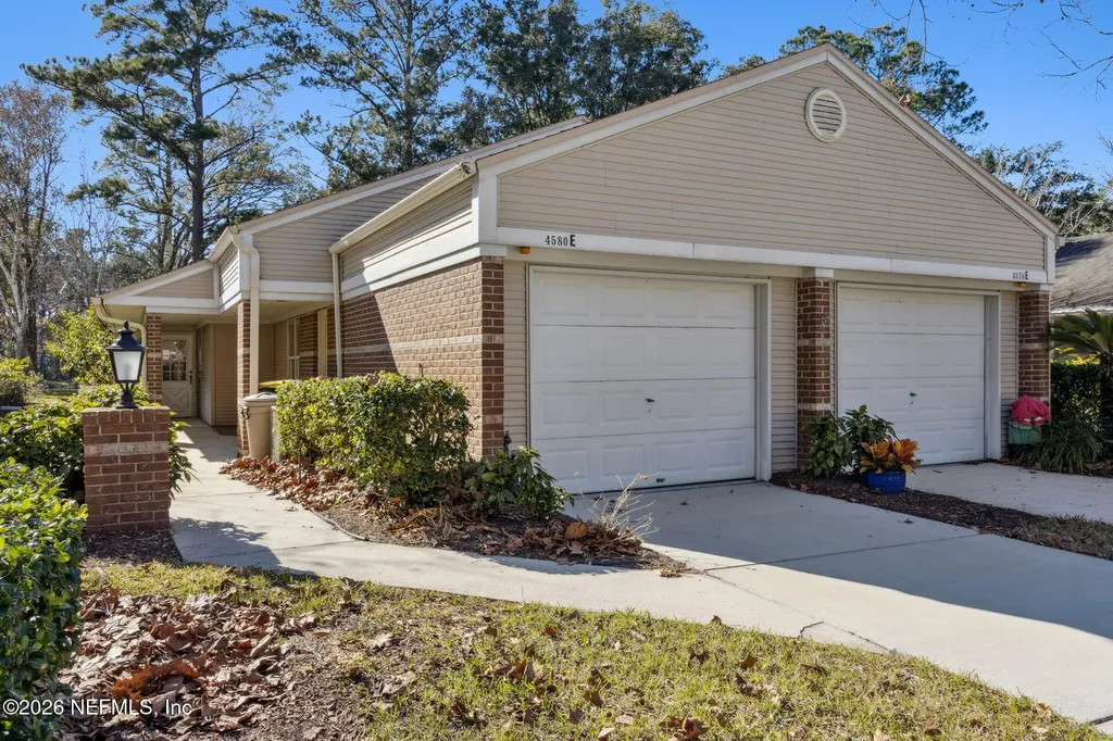 4580 Middleton Park Circle E Jacksonville FL 32224