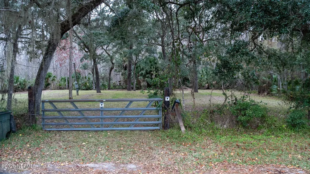 155 Fran Lane Satsuma FL 32189