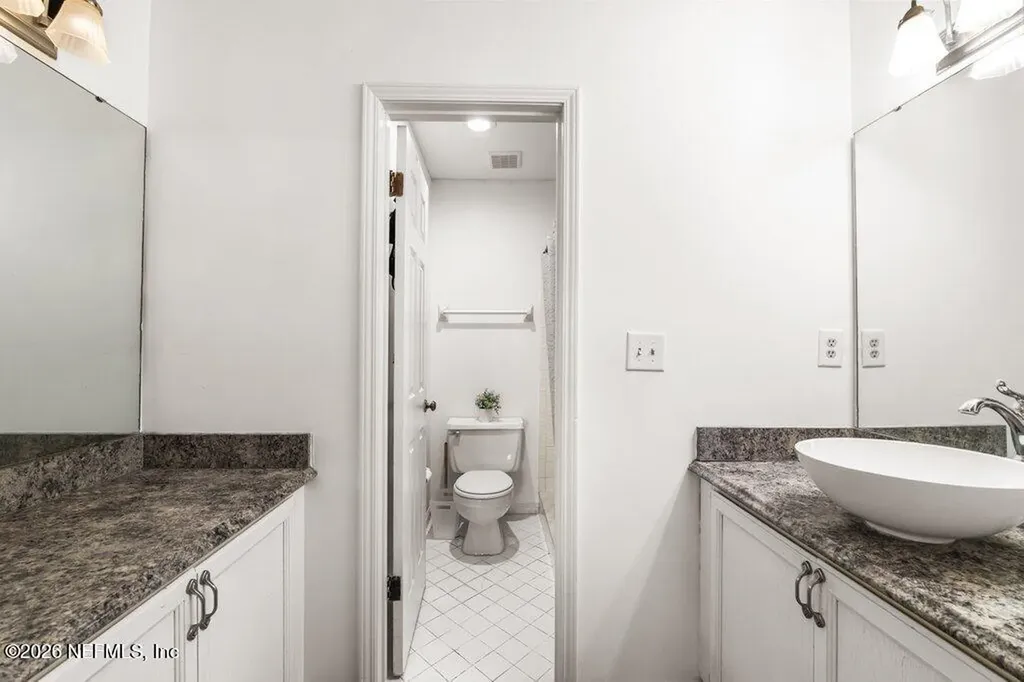 7701 Baymeadows Circle W Jacksonville FL 32256
