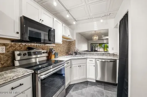 7701 Baymeadows Circle W Jacksonville FL 32256
