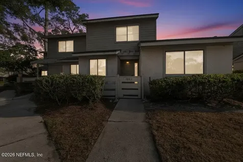 7701 Baymeadows Circle W Jacksonville FL 32256