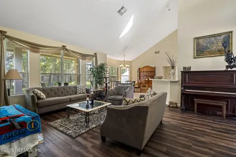 1822 Rising Oaks Drive Jacksonville FL 32223