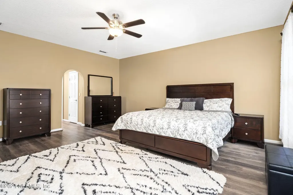 425 Oak Pond Drive Jacksonville FL 32259