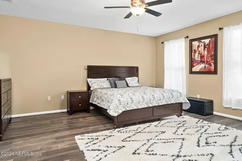 425 Oak Pond Drive Jacksonville FL 32259