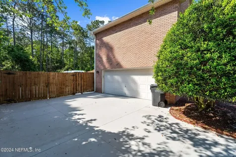 425 Oak Pond Drive Jacksonville FL 32259