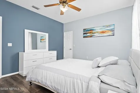 425 Oak Pond Drive Jacksonville FL 32259