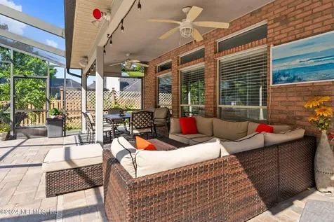 425 Oak Pond Drive Jacksonville FL 32259