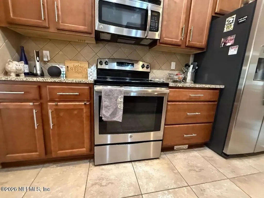 1985 Colonial Drive Green Cove Springs FL 32043