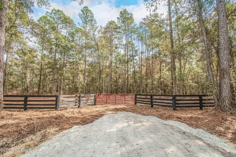 14374 C R 124 Sanderson FL 32087