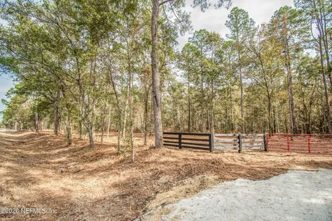 14374 C R 124 Sanderson FL 32087