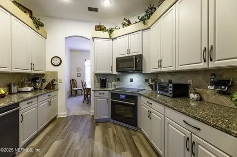 4044 Glenhurst Drive N Jacksonville FL 32224