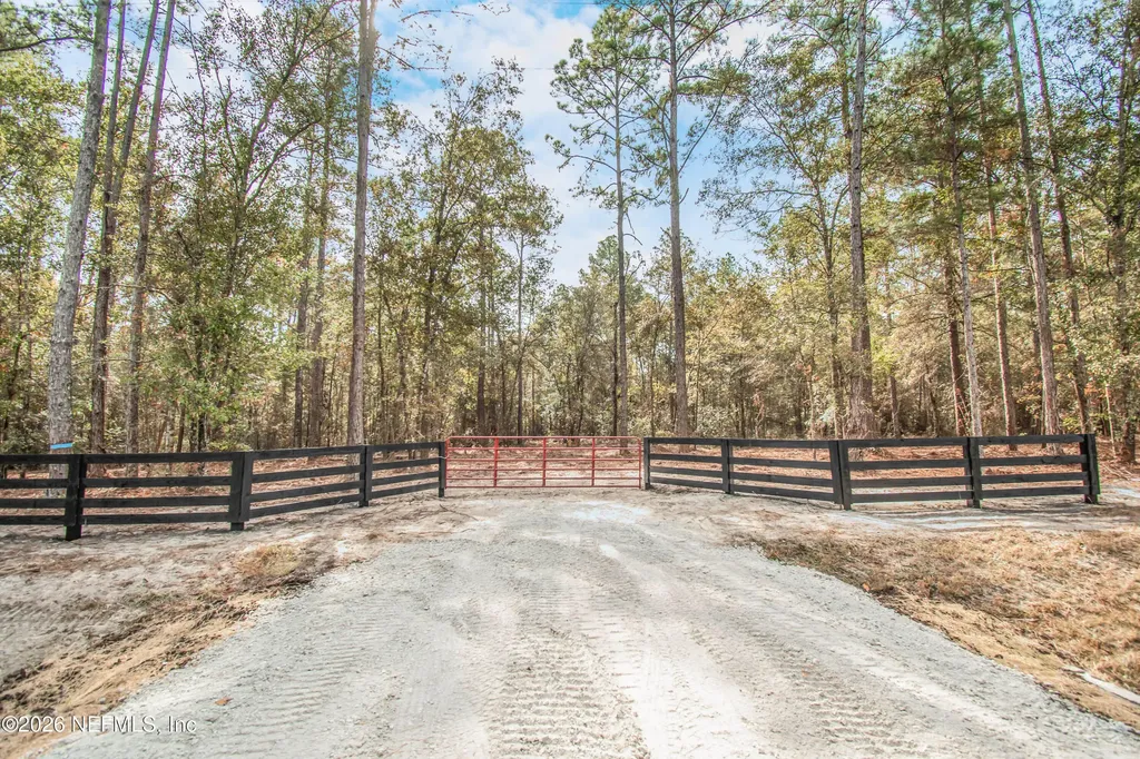13890 County Road 124 Sanderson FL 32087
