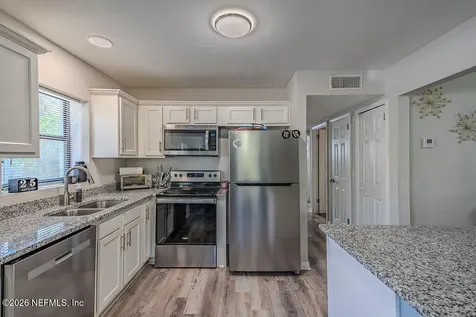 7580 Strato Road Jacksonville FL 32210