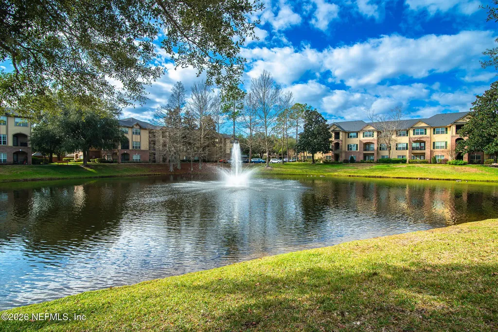 7800 Point Meadows Drive Jacksonville FL 32256