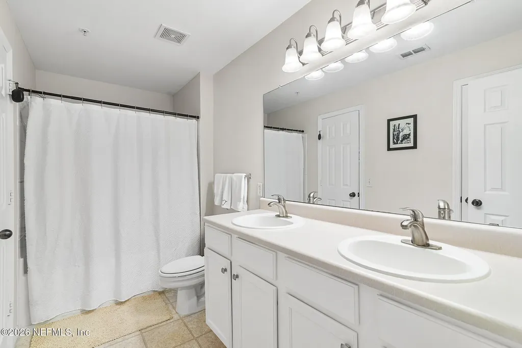 7800 Point Meadows Drive Jacksonville FL 32256