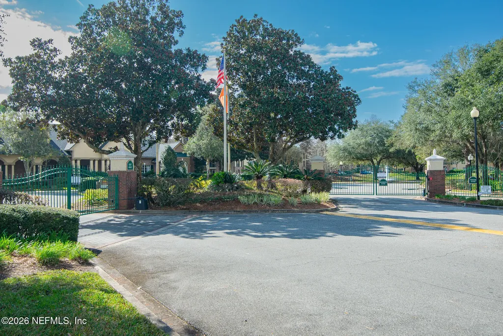 7800 Point Meadows Drive Jacksonville FL 32256