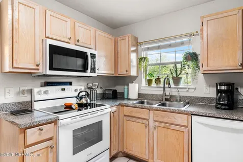 7800 Point Meadows Drive Jacksonville FL 32256