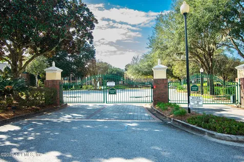 7800 Point Meadows Drive Jacksonville FL 32256