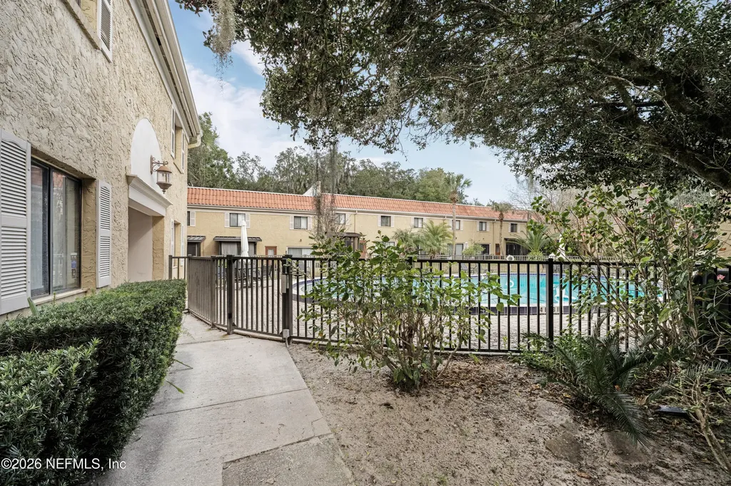5811 Atlantic Boulevard Jacksonville FL 32207