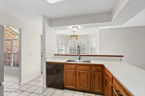 10292 Triple Crown Avenue Jacksonville FL 32257