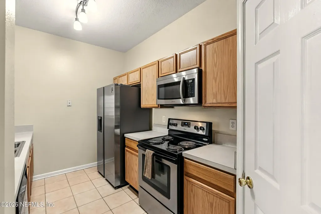 7990 Baymeadows Road E Jacksonville FL 32256