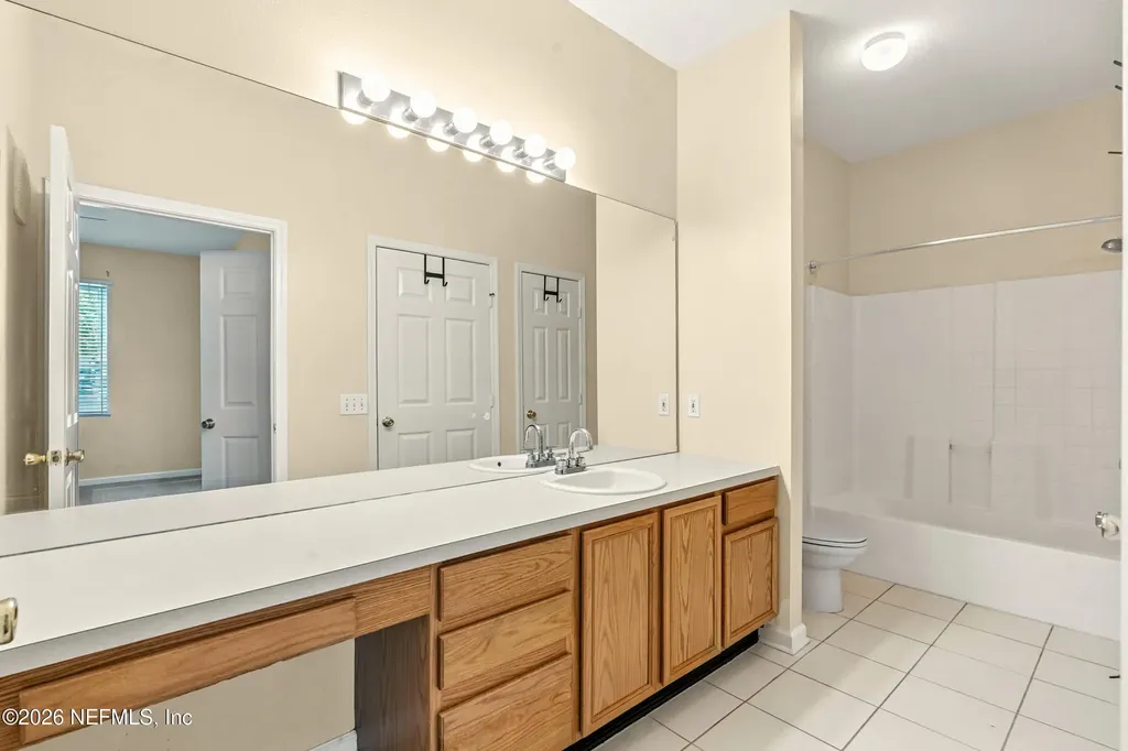 7990 Baymeadows Road E Jacksonville FL 32256
