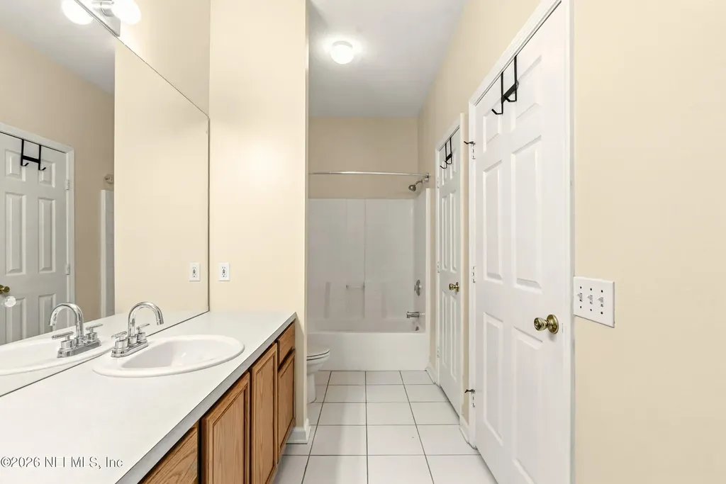 7990 Baymeadows Road E Jacksonville FL 32256