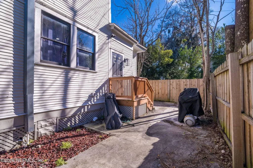 422 7th Street W Jacksonville FL 32206