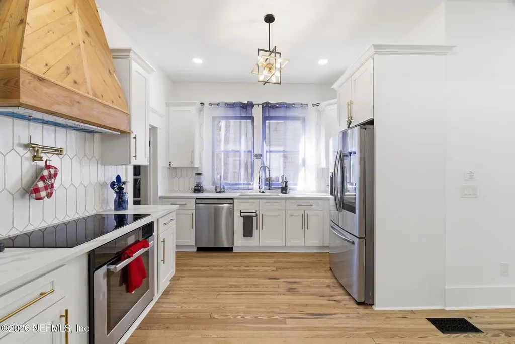 422 7th Street W Jacksonville FL 32206