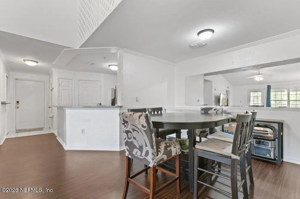 7800 Point Meadows Drive Jacksonville FL 32256