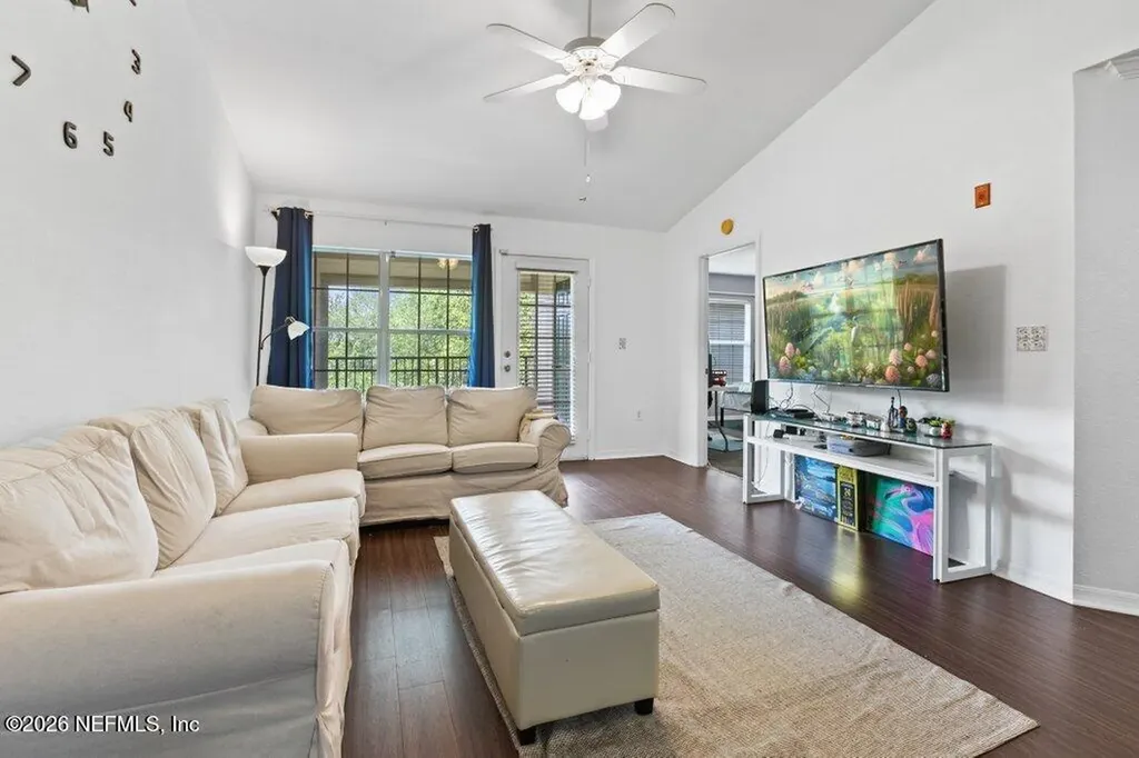 7800 Point Meadows Drive Jacksonville FL 32256