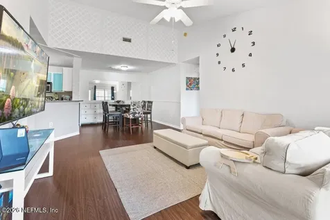 7800 Point Meadows Drive Jacksonville FL 32256
