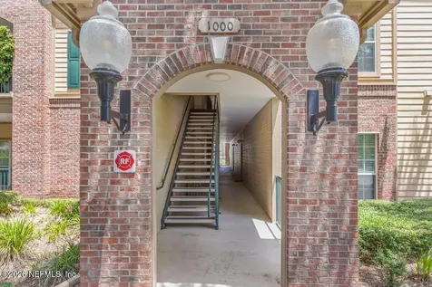 7800 Point Meadows Drive Jacksonville FL 32256