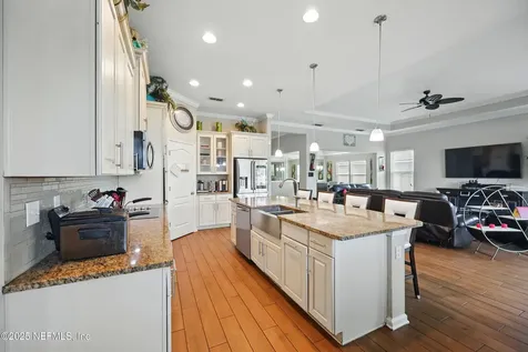 527 Northside Drive S Jacksonville FL 32218
