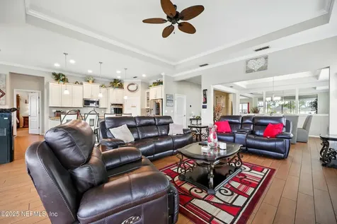 527 Northside Drive S Jacksonville FL 32218
