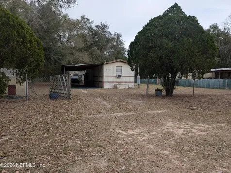 610 Evans Avenue Interlachen FL 32148