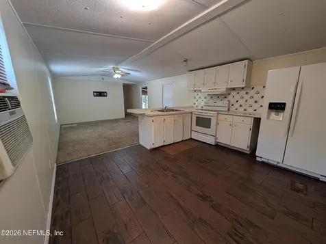 610 Evans Avenue Interlachen FL 32148