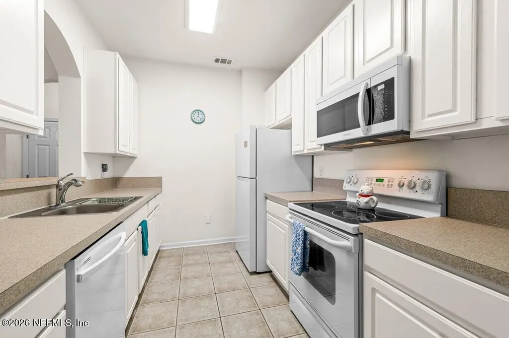 7801 Point Meadows Drive Jacksonville FL 32256