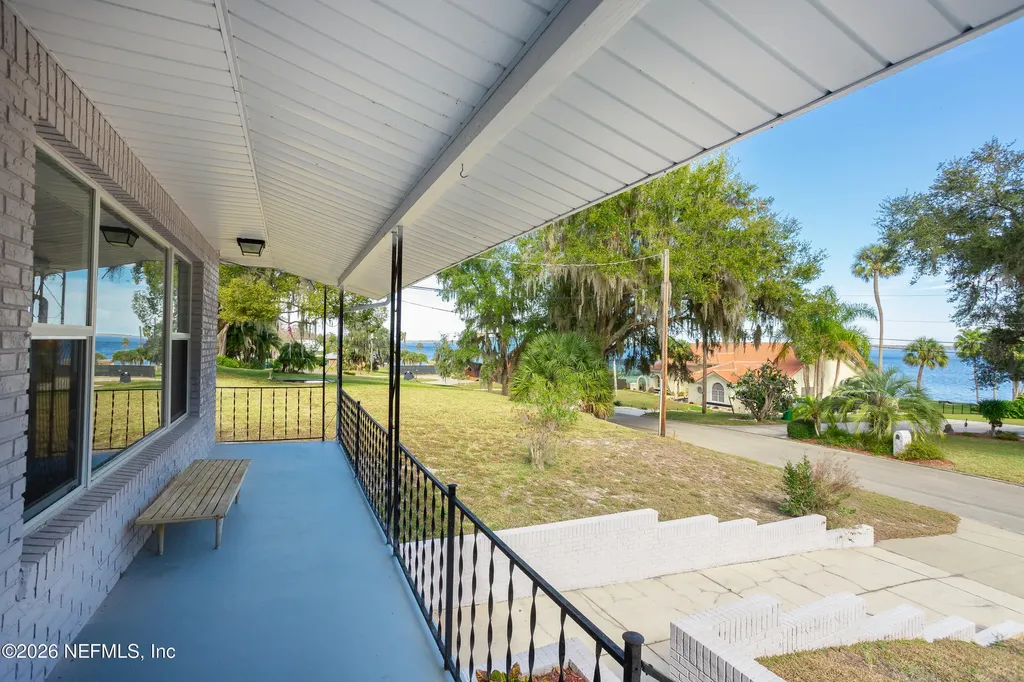 521 N Lake Street Crescent City FL 32112